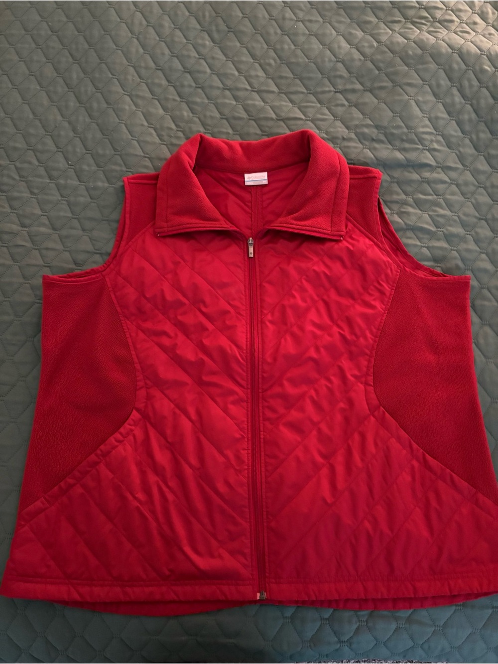 Columbia Red Winter Vest 3X. With light quilting and stretch side panels